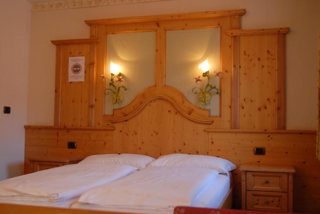 Hotel Loewenwirt Sexten Chambre photo