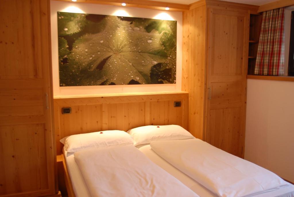 Hotel Loewenwirt Sexten Chambre photo